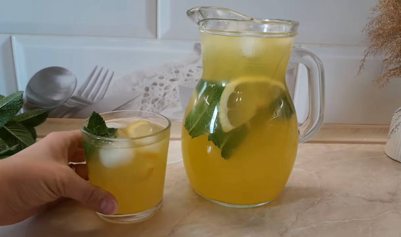 Літній хіт: як приготувати освіжаючий лимонад за кілька хвилин